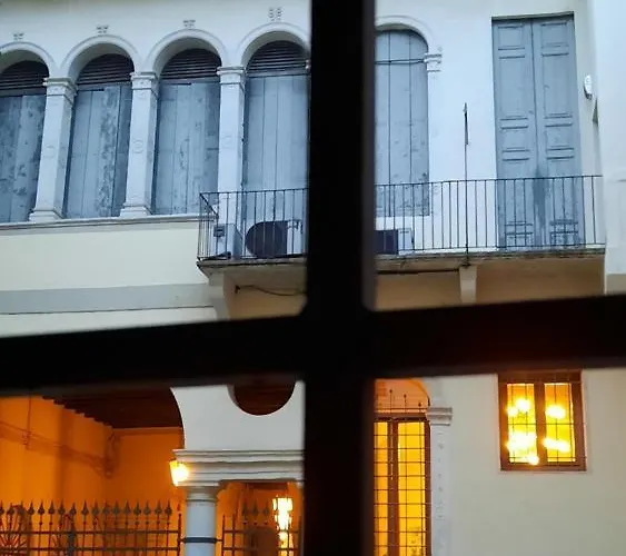 Mini Contra' Dei Servi - * ヴィチェンツァ