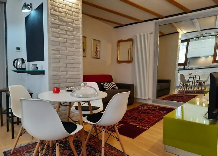 アパート Mini Contra' Dei Servi -